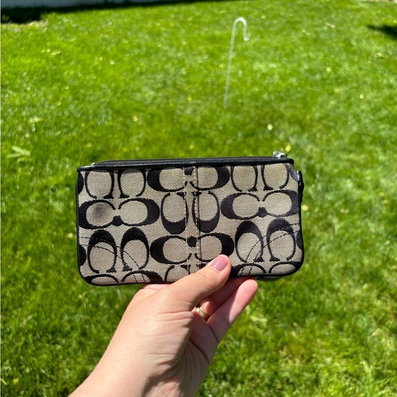 Coach | Y2K Signature Jacquard Monogram Wristlet black and gray - Picture 4 of 5